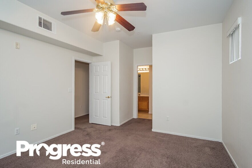 Building Photo - 7131 S Durango Dr