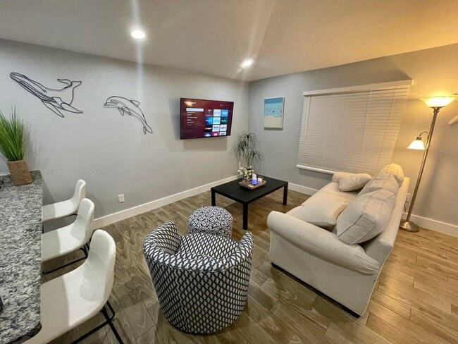 Building Photo - 601 N E St