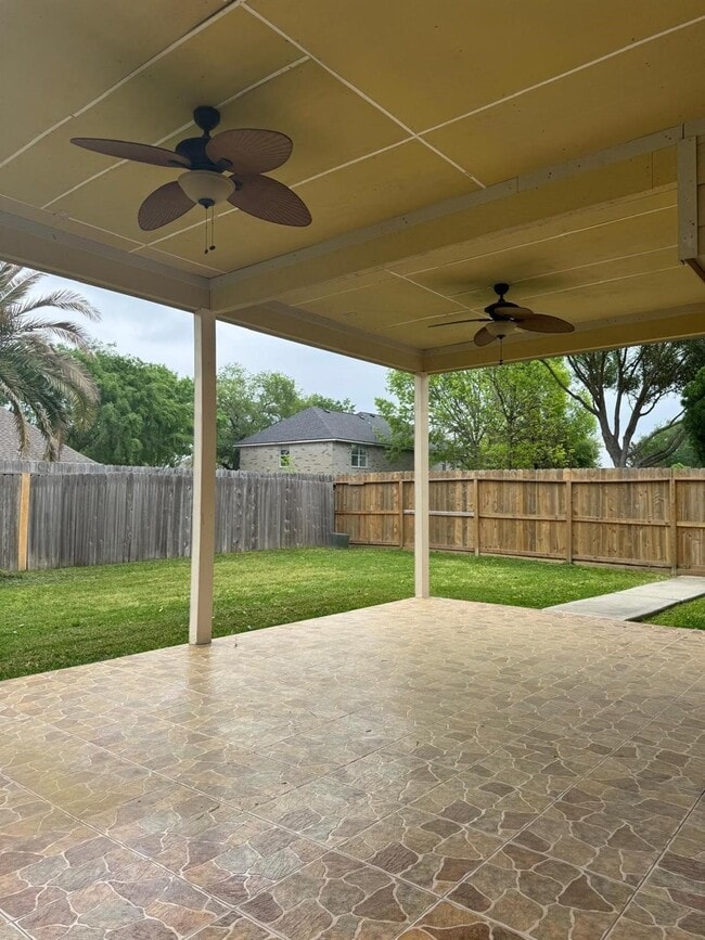 Building Photo - 6830 Silver Shores Ln