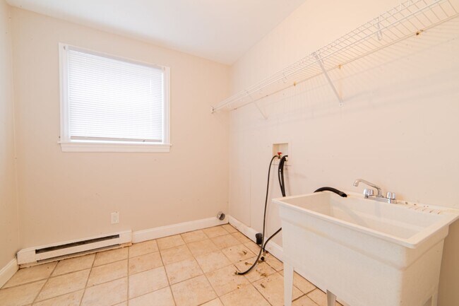 Building Photo - Beautiful 2-Story 3BR / 2BA Single-Family Home – Move-In Ready Rental