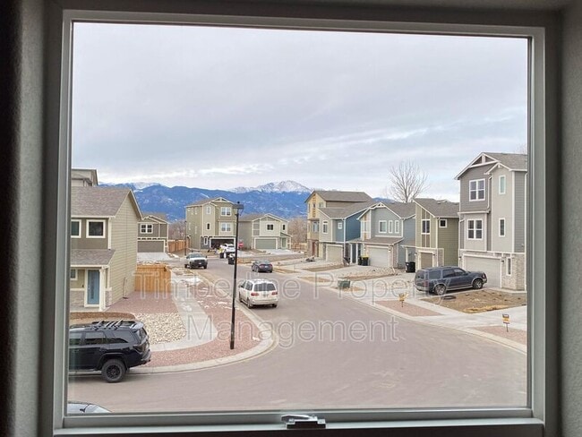 Building Photo - 889 Grissom Dr.