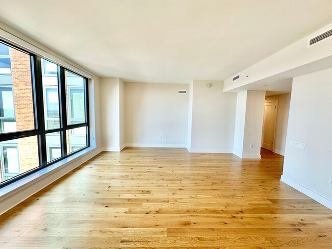 Building Photo - Luxury 2 Bedroom, 2.5 bath Avidian Condo i...