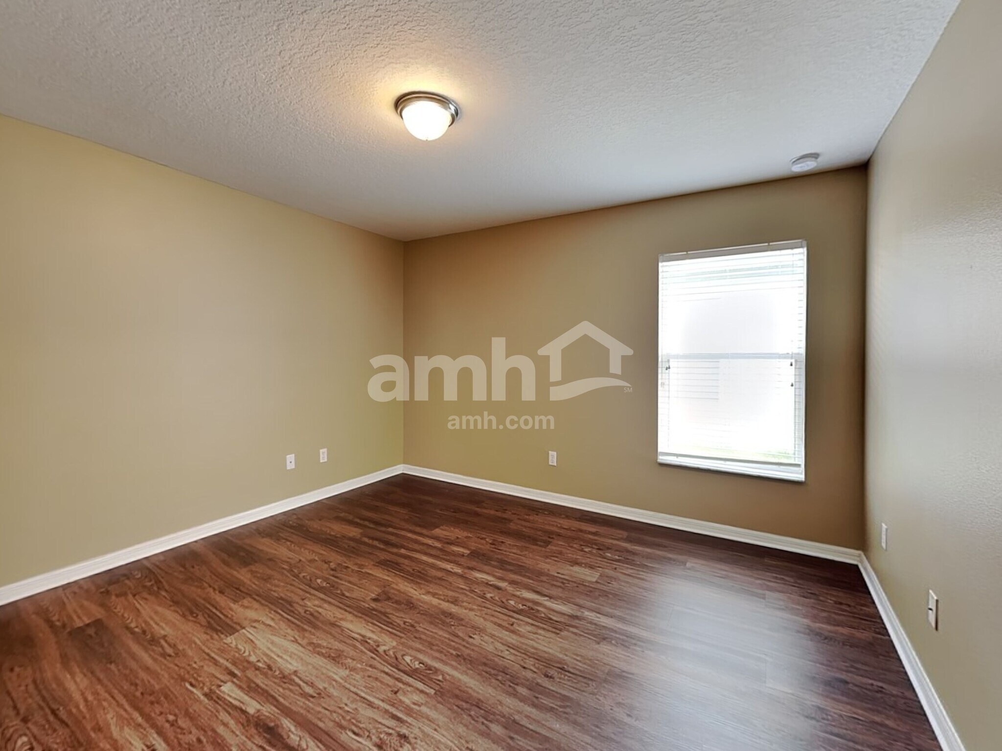 Building Photo - 15601 Sarcee Ct
