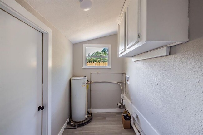 Building Photo - 1401 12th St S