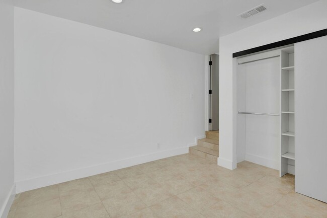 Building Photo - STUNNING 3BR + 2BR HOUSE IN SYLMAR AVALABL...