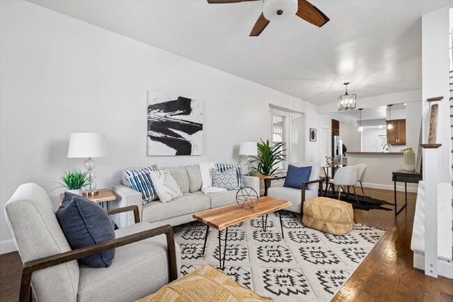 Building Photo - 3BR/2BA Wonderfully Updated Single Family Home---JUST GORGEOUS!  GAS, ELECTRIC, WATER, SEWER and ...