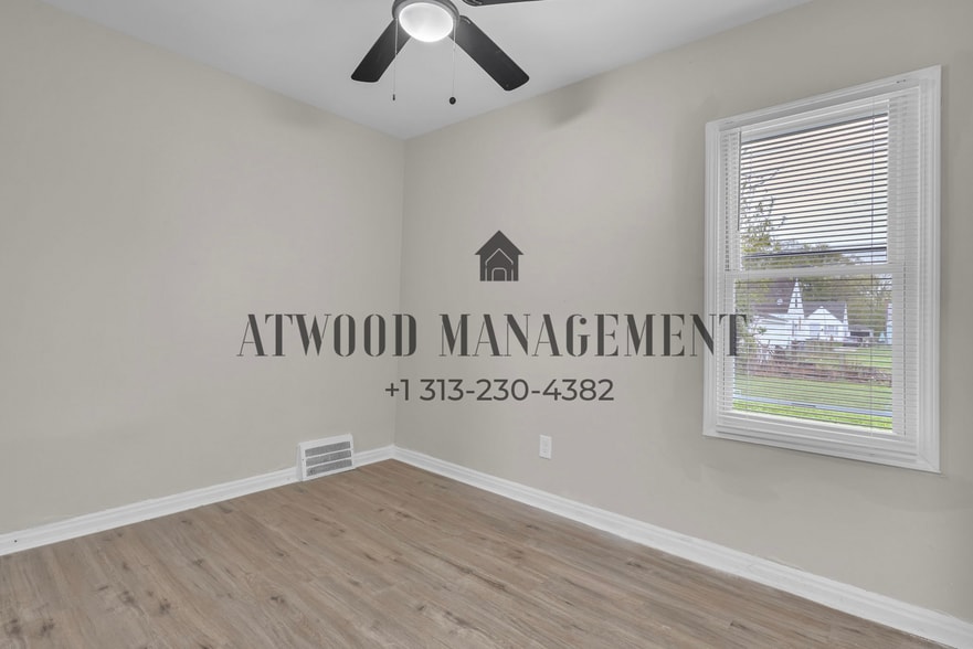 Building Photo - This beautifully updated 3-bedroom, 1-bath single-family home is ready for move-in!
