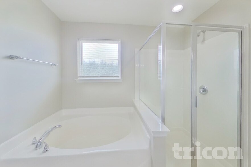 Building Photo - 6909 Barefoot Forest Dr