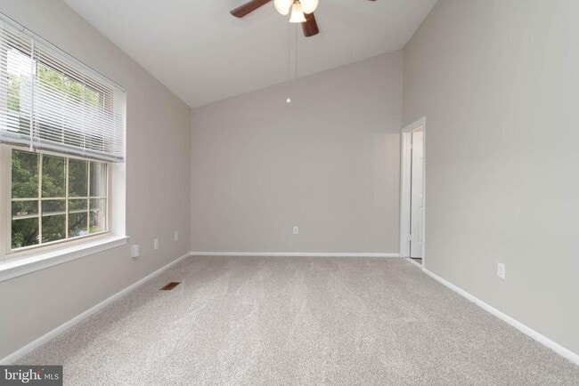 Building Photo - 6 Far Corners Ct