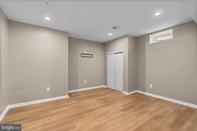 Building Photo - 920 St Martins Loop