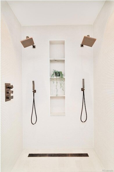 Building Photo - 332 Steele St