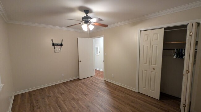 Building Photo - 2 bedroom 1 bath home near Lake Julian in Arden, convenient location, Year-long lease $1600 a month.
