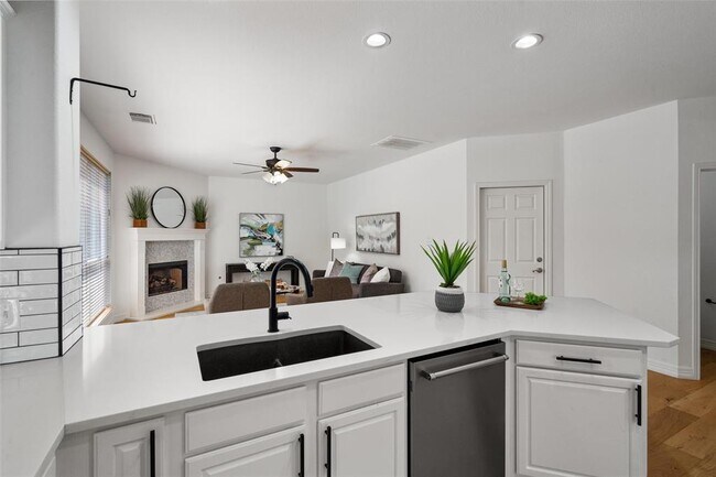 Building Photo - 1404 Hunter Ace Way