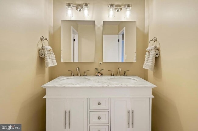 Building Photo - 5471 Harris Farm Ln