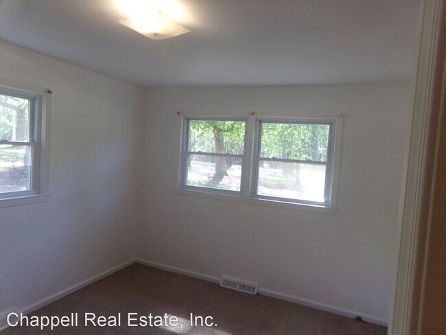 Building Photo - 2 br, 1 bath House - 15711 S. Crater Rd.