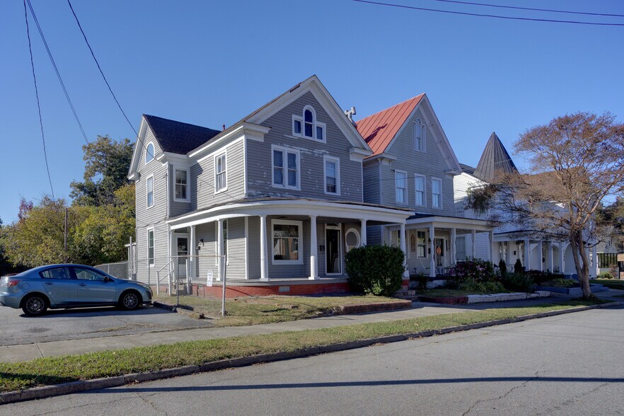 Building Photo - 127 Clay St