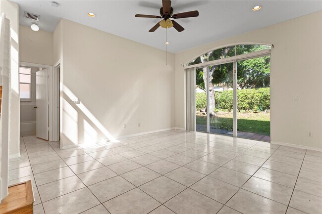 Building Photo - 2215 NW 76th Terrace