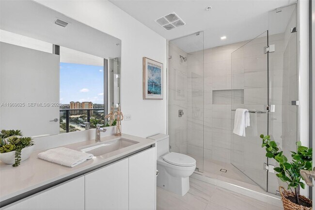 Building Photo - 900 N Ocean Blvd