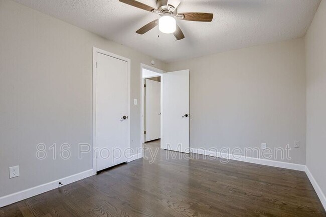 Building Photo - 3828 E 72nd Terrace