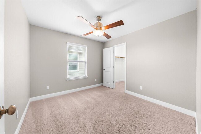 Building Photo - 408 Andele Way