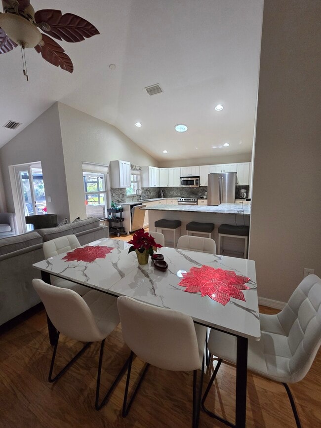 Building Photo - 1769 Manasota Beach Rd