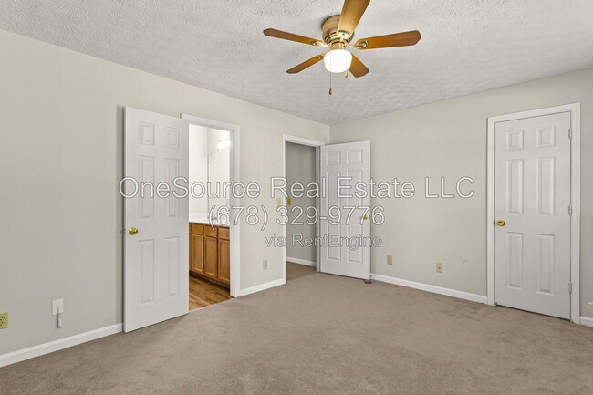 Building Photo - 502 Oakwood Ct