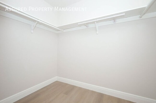 Building Photo - 4029 Henley Rd