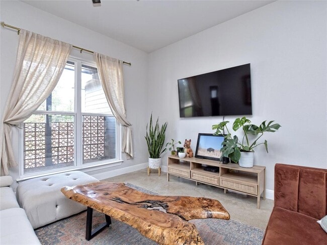 Building Photo - 114 Keomuku