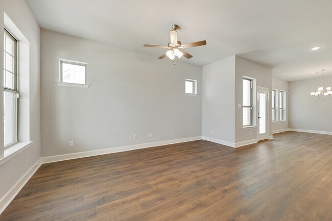 Building Photo - 14421 Walsh Ave