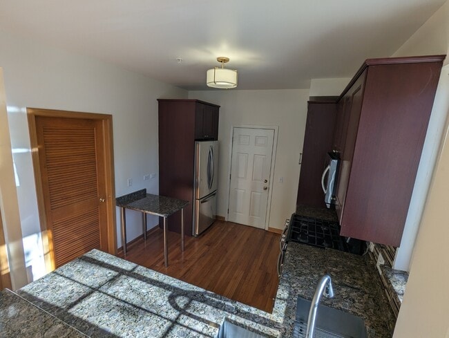 Building Photo - 690 Mill Cir