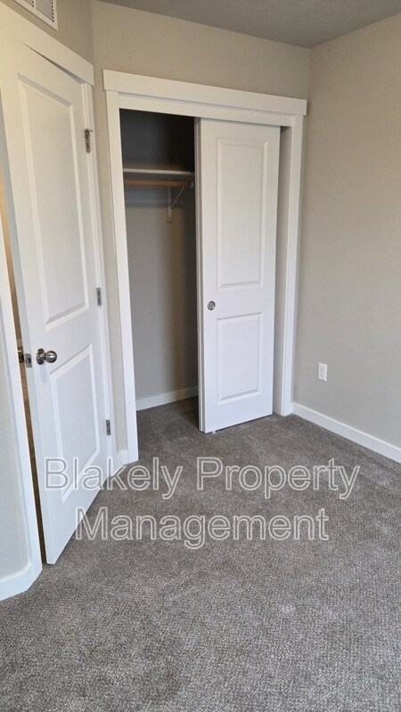 Building Photo - 5929 S Boddington Ln