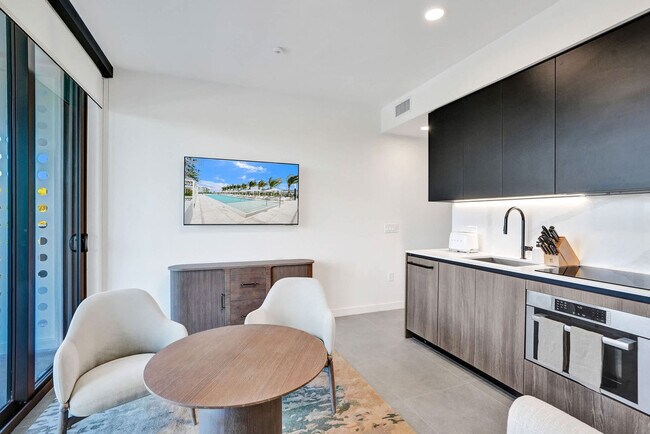 Building Photo - 580 72nd St