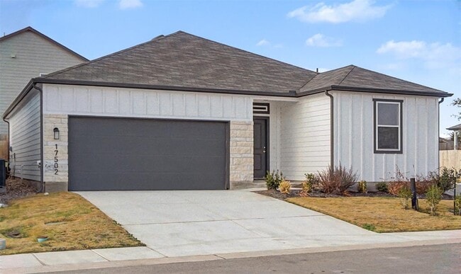 Building Photo - 17502 El Hidalgo Dr