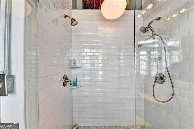 Building Photo - 161 Mangum St SW