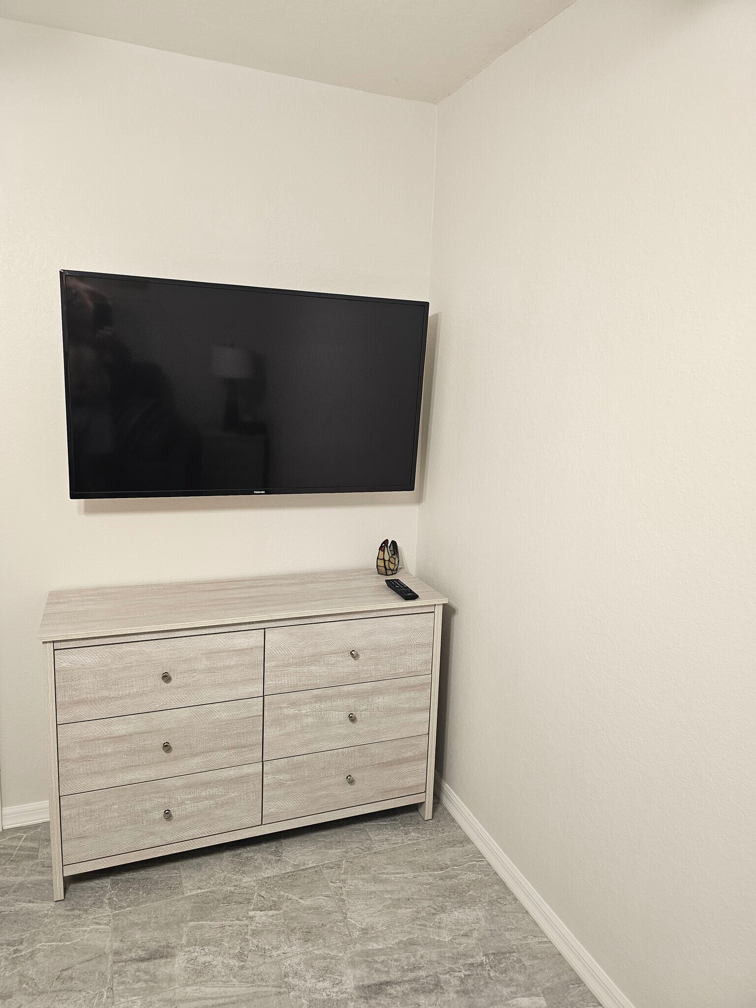 Den TV - 1457 San Cristobal Ave