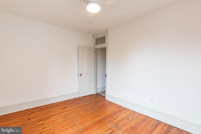 Building Photo - 503 Seville St