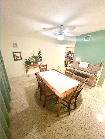 Building Photo - 10595 104th Ave