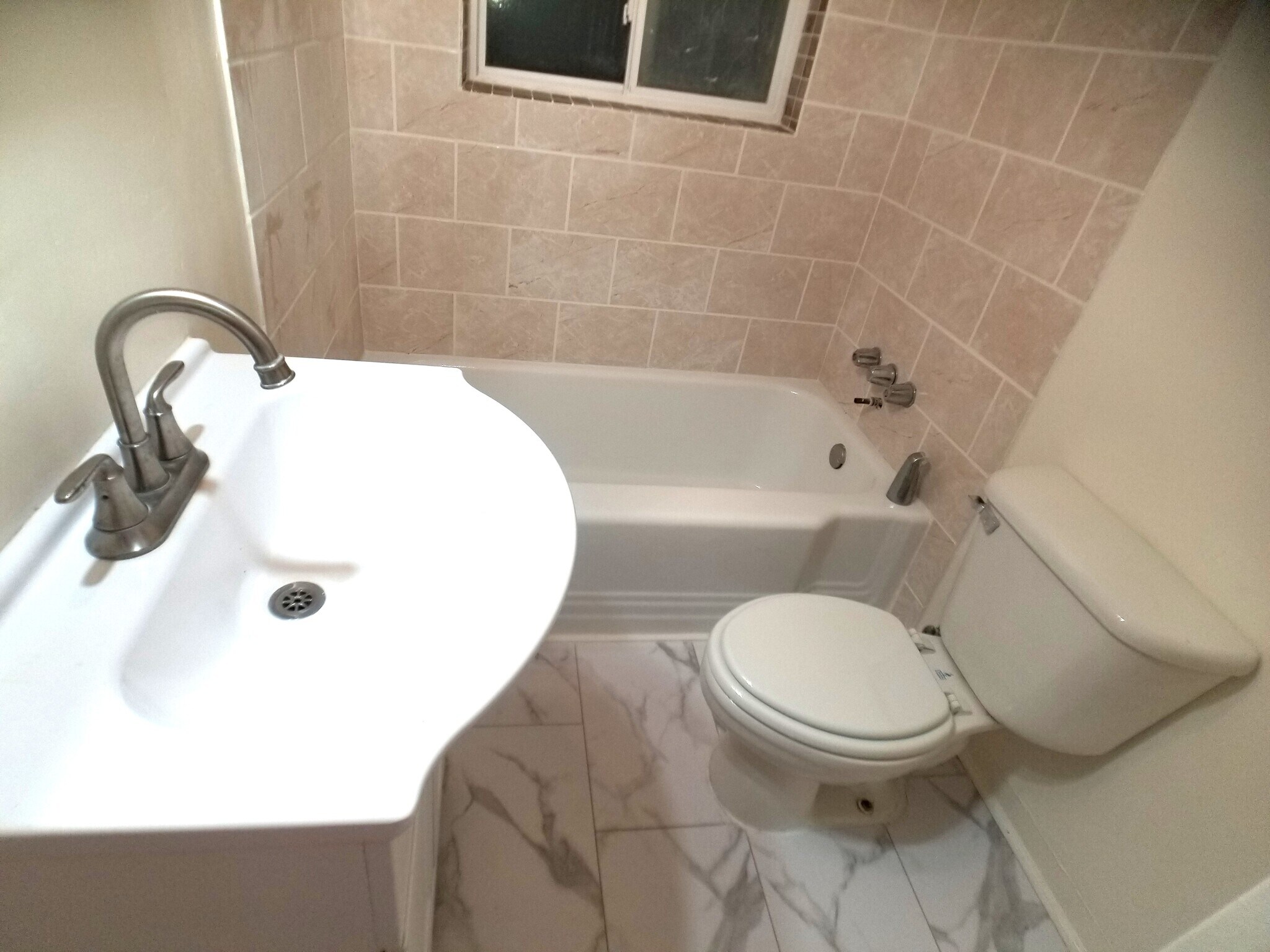 Building Photo - 1904 Lead Ave SE