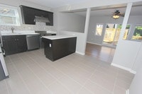 South Negley - REGENCY COURT APARTMENTS -- 018