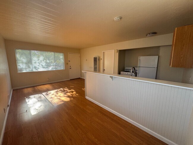 Building Photo - 75 E 2nd St