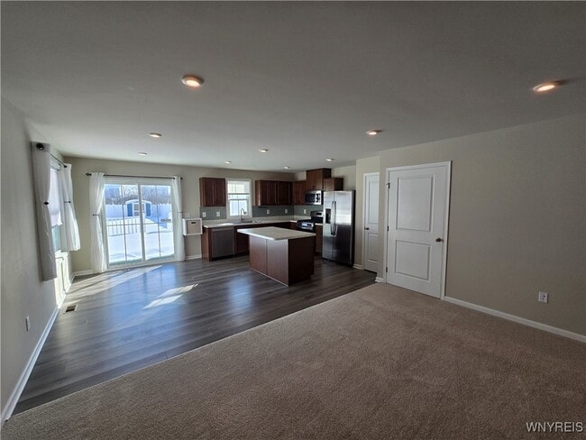 Building Photo - 113 South Dr