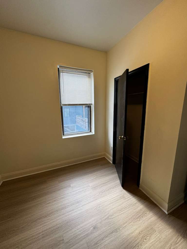 Building Photo - 129 Chestnut St