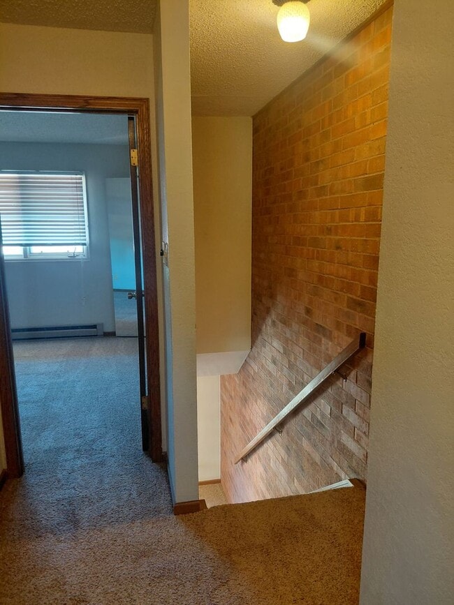 Building Photo - 2111 Chatalet Ln