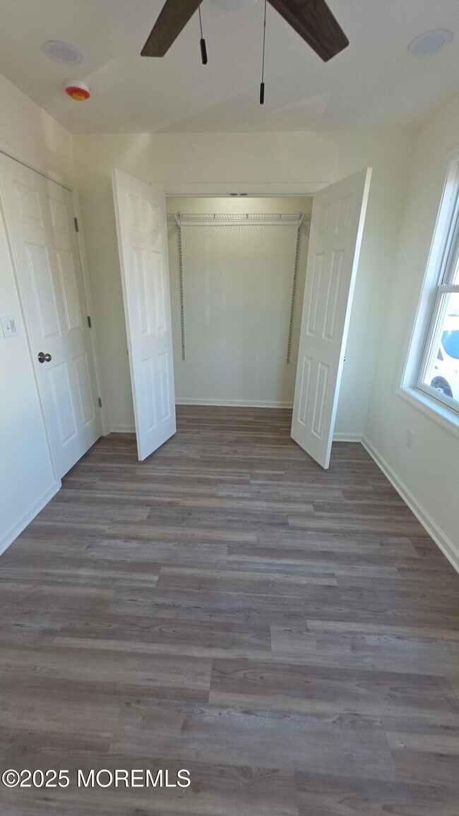 Building Photo - 513 Prospect Ave