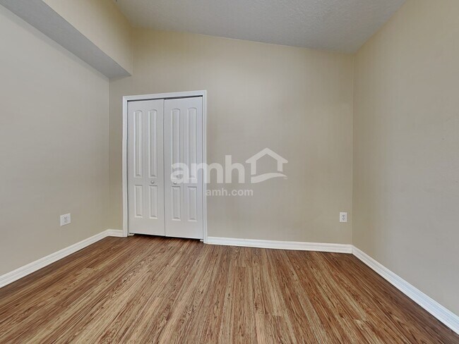 Building Photo - 11240 Lake Lanier Dr