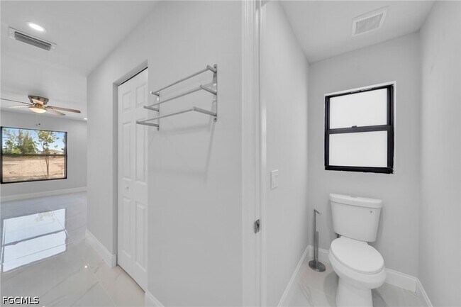 Building Photo - 2001 NW 20th St