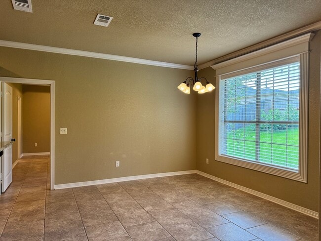 Building Photo - 11865 Poydras