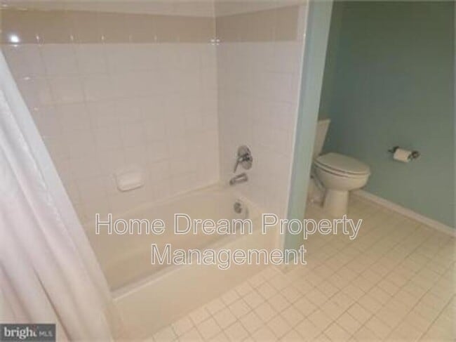 Building Photo - 2465 Army Navy Dr