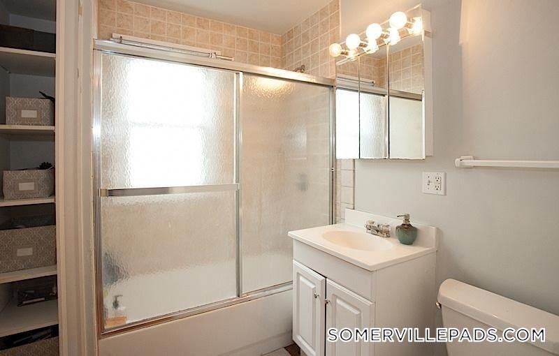 Building Photo - 50 Holyoke Rd