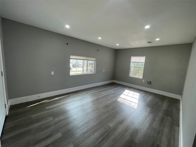 Building Photo - 2508 S Texas Ave